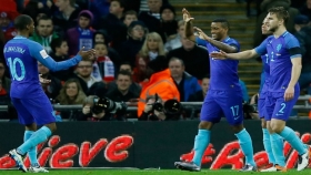 Holanda vence en Wembley a Inglaterra