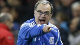 &quot;El loco&quot; Bielsa explica su &quot;locura&quot;