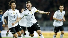 Podolski se retira de la Selección de Alemania