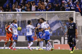 La Máquina vuelve a &quot;Cruzazulear&quot;, Puebla gana