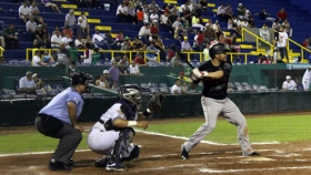 Vaqueros se queda con el primero ante Pericos