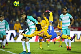 El campeón empata ante Santos