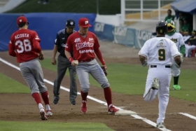Pericos pierde 14-6 ante Diablos en el Serdán