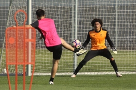 Guillermo Ochoa entrena ya con Granada