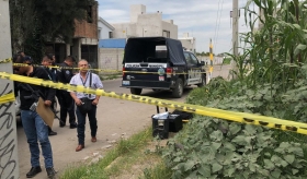 La víctima presentaba una lesión de arma blanca en el cuello 