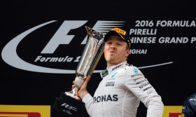 Rosberg se lleva el GP de China