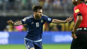 Messi superó a Batistuta como máximo goleador