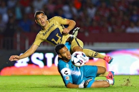 Pumas golea al Tiburón