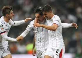 Chivas le da duro revés a Monterrey