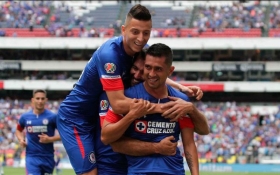 Cruz Azul marcha como líder y sin perder