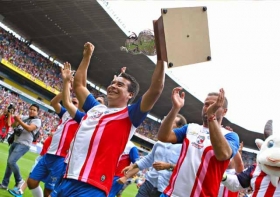 Chivas vence al América en el Clásico de Leyendas