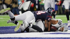 Texans dejan en el camino a Raiders