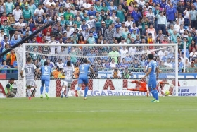 Cruz Azul vence a León
