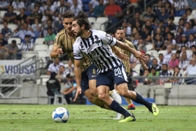 Monterrey le quita lo invicto a Pumas