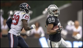 Raiders vence 27-20 a Texanos en regreso de NFL a México
