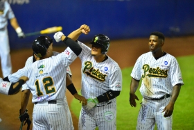 Pericos se lleva el primero de los Playoffs