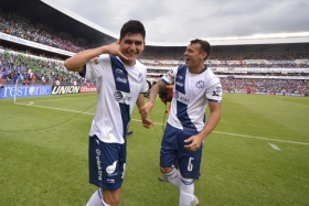 Puebla sorprende a &quot;Gallos&quot;