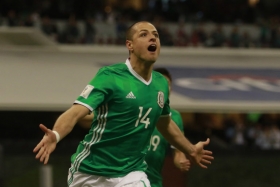 “Chicharito” iguala la marca de Borgetti