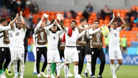 Uruguay gana 48 años después su primer juego