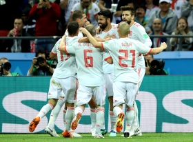 España sufre para ganarle a Irán
