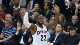 Warrios y Cavs se van al séptimo juego