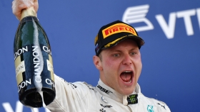 Bottas continuará con Mercedes