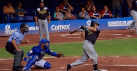 Acereros de Monclova empata la serie a Pericos