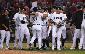 Arizona avanza a la serie divisional