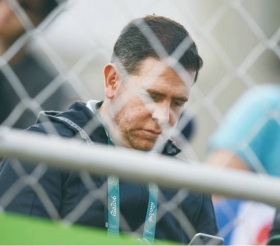 Alfredo Castillo pone su renuncia en la mesa