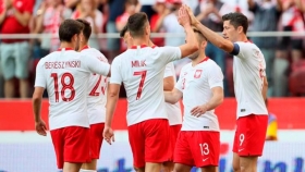 Polonia vuelve a marcar en juego de debut de mundial