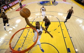 Warriors arrolla 113-91 a Cavaliers en la final NBA