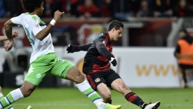 “Chicharito” mete gol y pone asistencia