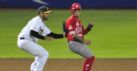 Pericos inicia serie con Diablos
