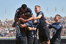 Pumas propina derrota a Cruz Azul de Jémez