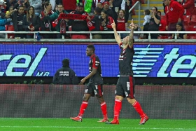 Tijuana gana en casa de Chivas
