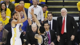 Warriors gana el tercer juego a los Spurs