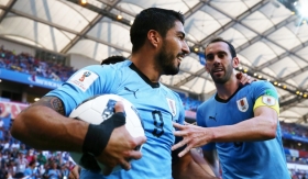 Uruguay gana y está en octavos de final