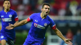 Chivas pierde en casa contra Cruz Azul