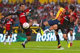 Monarcas gana de visita y está casi salvado
