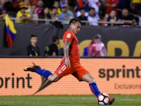 Eduardo Vargas podría reforzar a Tigres