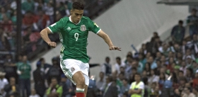 Raúl Jiménez baja de la selección