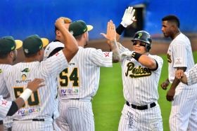 Pericos pone la Serie del Rey 2-1
