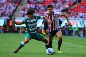 Chivas sigue sin ganar en casa, cayó ante Santos